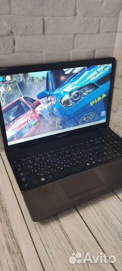 Ноутбук Samsung i5/8gb/140gb SSD/1tb HDD