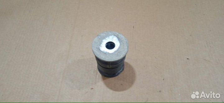 Подушка рамы кузова задняя Toyota Land Cruiser