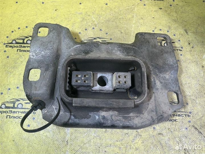 Подушка кпп Ford Focus 3