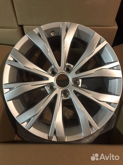 Новый оригинальный диск Volkswagen Tiguan Montana