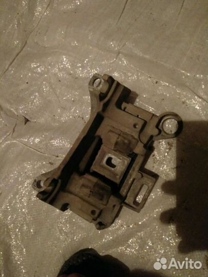 Подушка двигателя Рено Меган 3