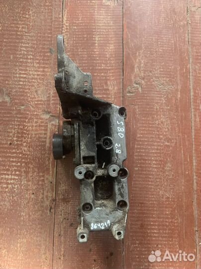 Кронштейн генератор Volvo S80