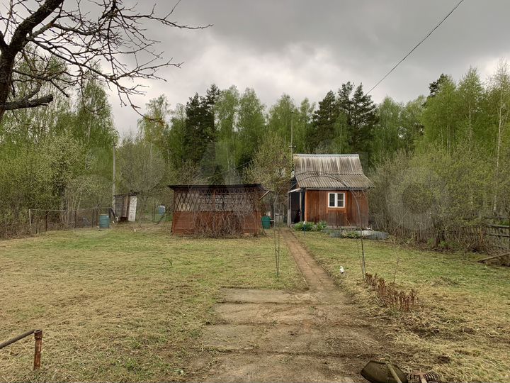 Дача 20 м² на участке 6 сот.