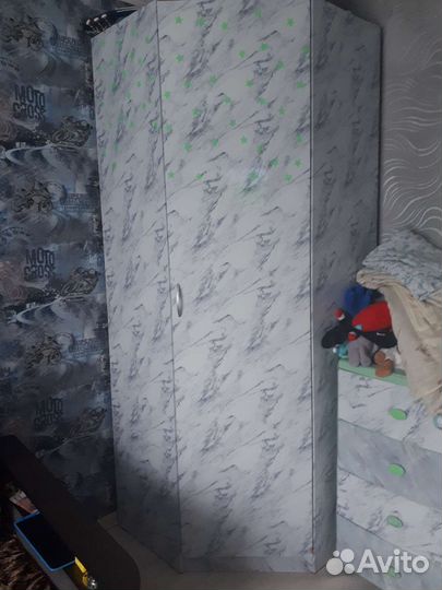 Шкаф угловой