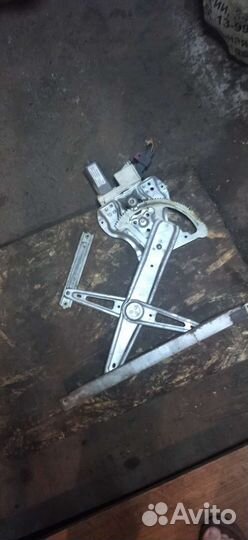 Стеклоподъемник на toyota corolla 120 европейка