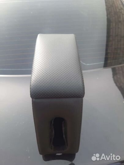 Подлокотник