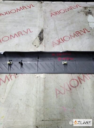 Порожек пластиковый передний левый mazda demio