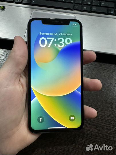 iPhone X, 64 ГБ