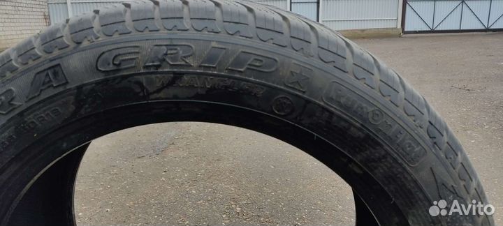 Goodyear UltraGrip 255/50 R19