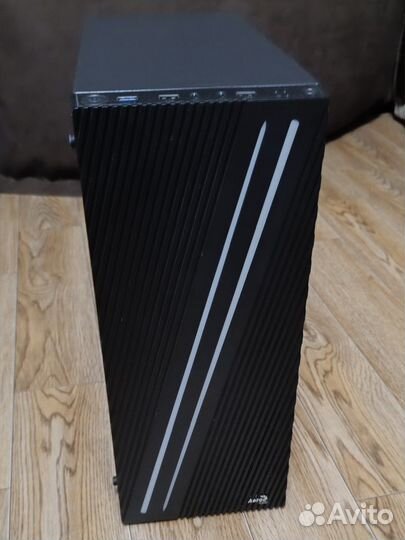 Корпус AeroCool Streak