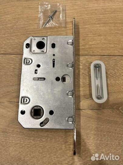 Защелка дверная