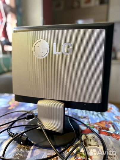 Монитор LG flatron L1530S