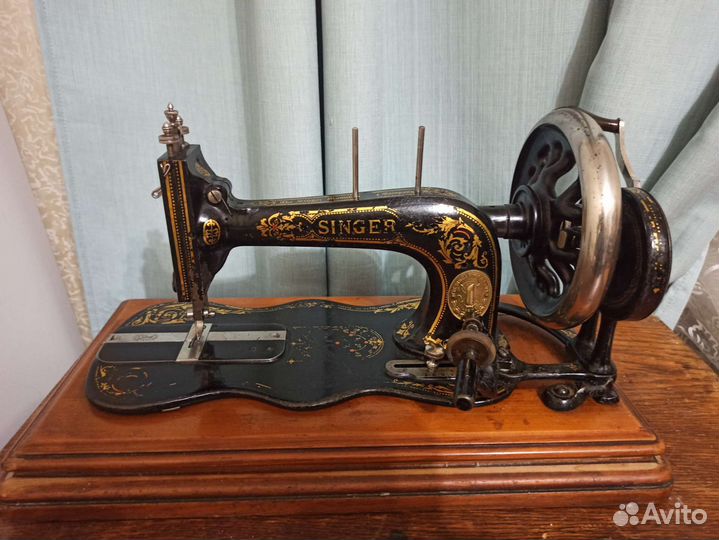 Швейная машинка зингер ручная
