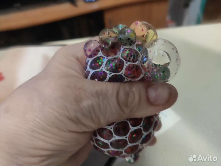 Игрушка антистресс белка