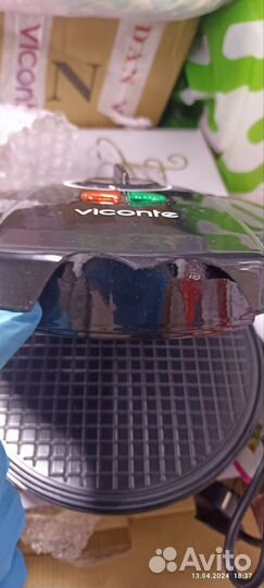 Электрическая вафельница новая