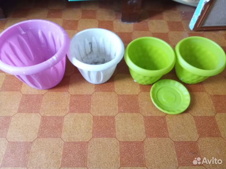 Горшки с подставками