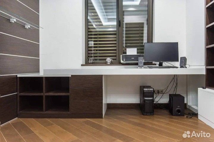 Рабочая зона у окна