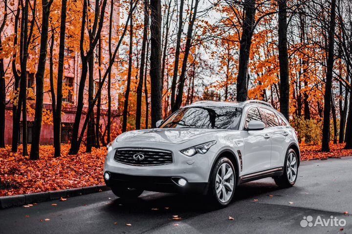 Аренда авто Infinity FX35 в Барнауле