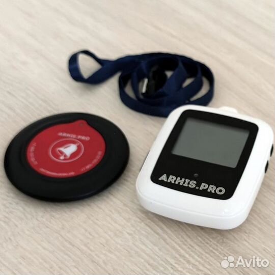 Кнопка вызова персонала и часы для мед учреждений