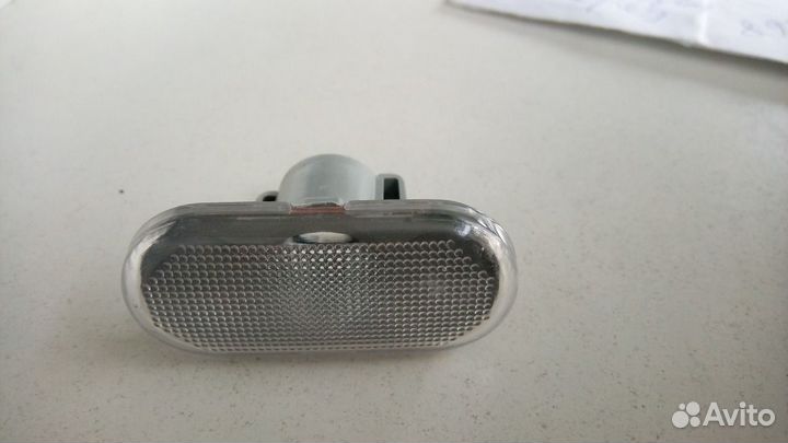 Повторитель поворота (в крыло) Logan, Clio, Kangoo