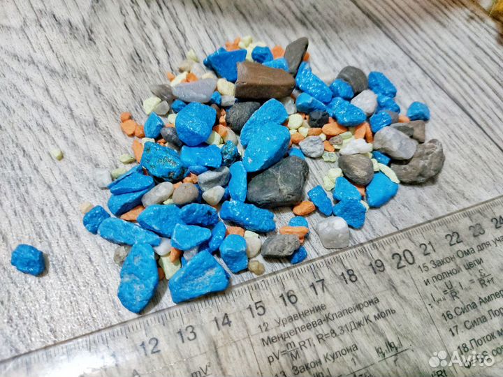 Грунт для аквариума и растения искусственные