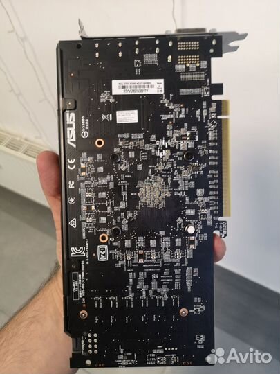 Видеокарта новая 4Gb gddr5 Asus AMD RX560 rogstrix