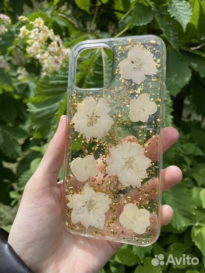 Чехлы на iPhone 12