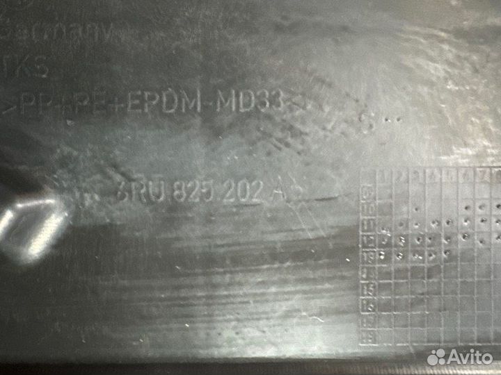 Защита днища кузова правая Volkswagen Polo 5