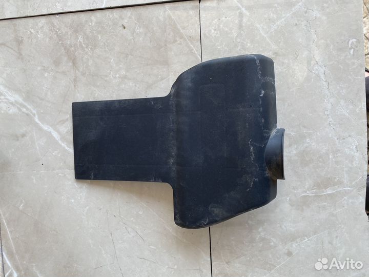 Крышка блока управления Audi A8 D3