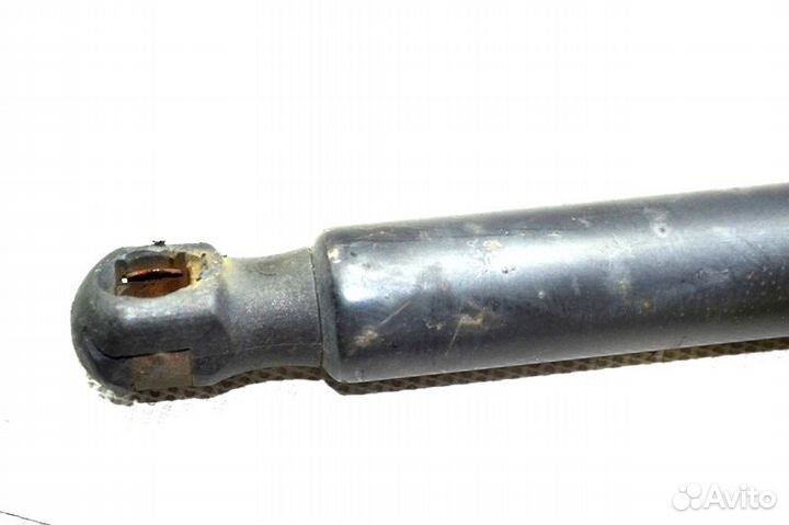 Амортизатор верхней решетки радиатора scania R-ser