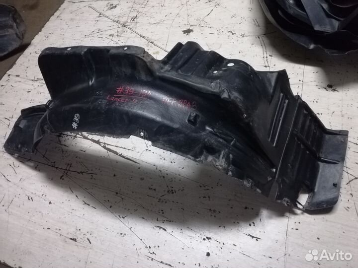 Подкрылок передний правый (оригинал) Lancer 9