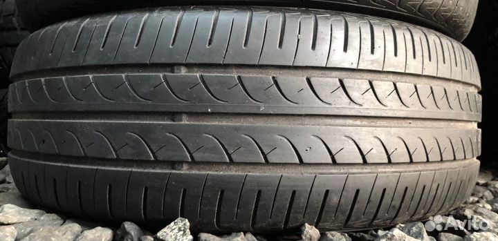 Yokohama BluEarth AE01 215/60 R16