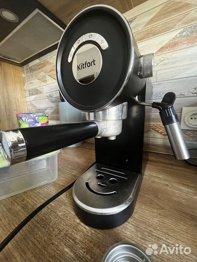 Рожковая кофеварка Kitfort кт-783