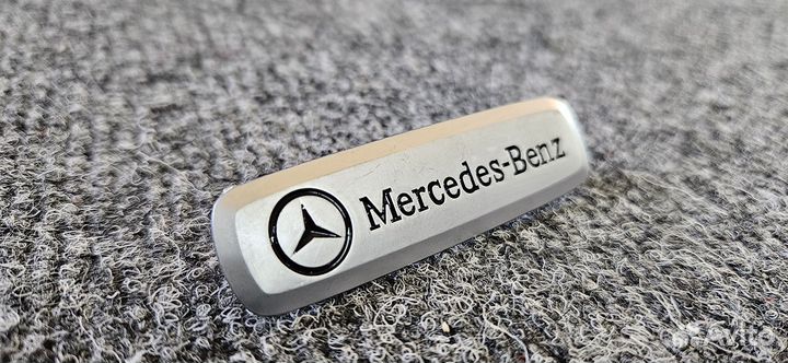 Значек (шильдик) Mercedes-Benz