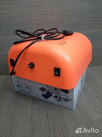 Маникюрная уф лампа