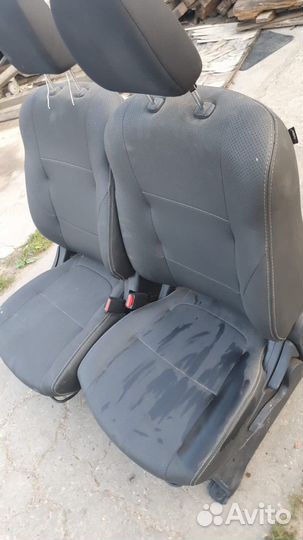 Комплект сидений Mitsubishi Outlander 3