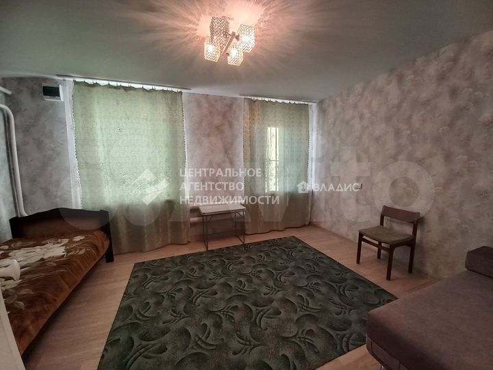 Дом 35,7 м² на участке 8 сот.