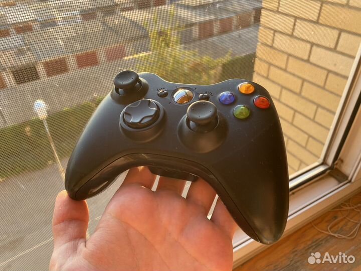 Xbox 360 Slim Kinect 250GB freeboot