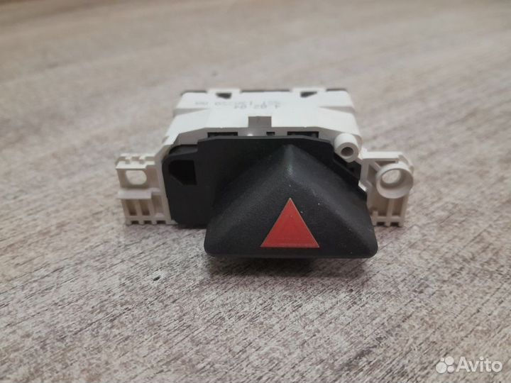 Кнопка аварийной сигнализации Ford Focus I (1998—2