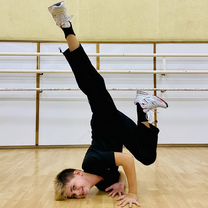 Тренер по брейк дансу