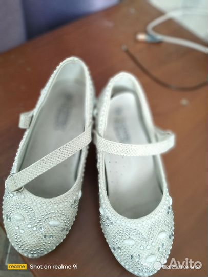Туфли для девочки 26-28 размер