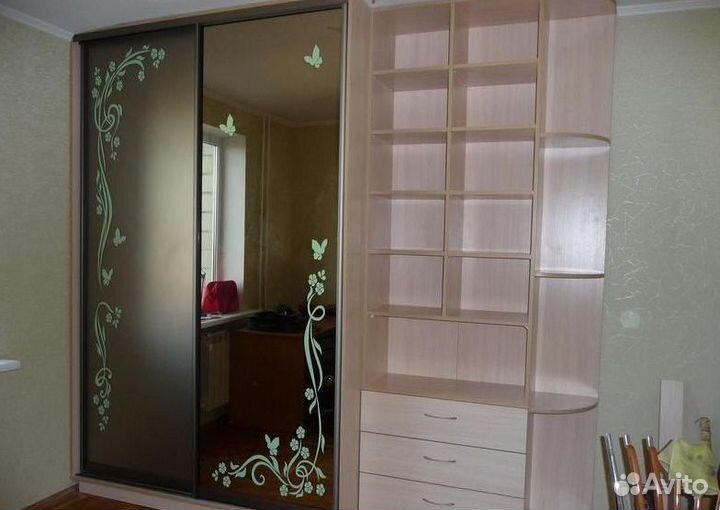 Шкаф распашной