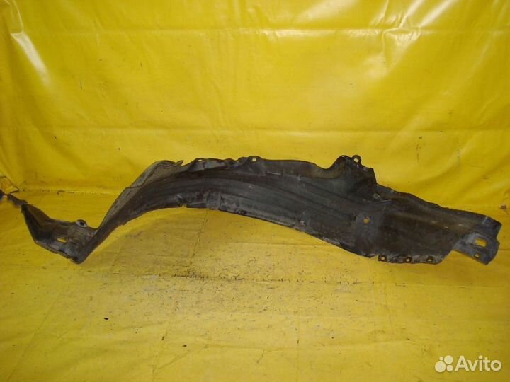 Подкрылок Nissan Sunny FB15 (Переднее Правое)