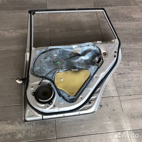 Дверь задняя правая Toyota Corolla Fielder NZE141