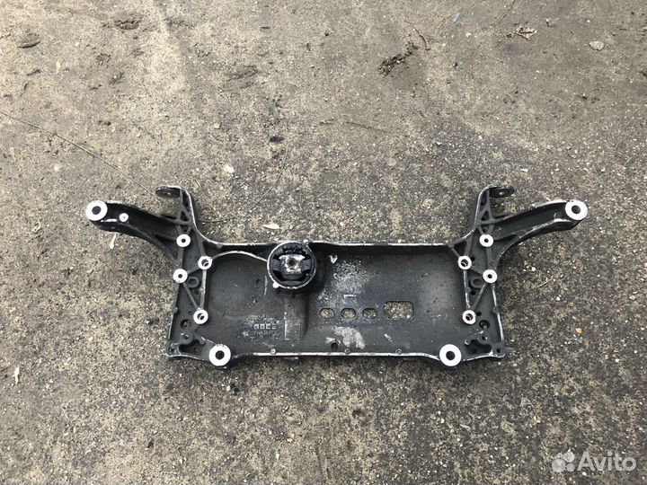 Подрамник передний Volkswagen Passat B6