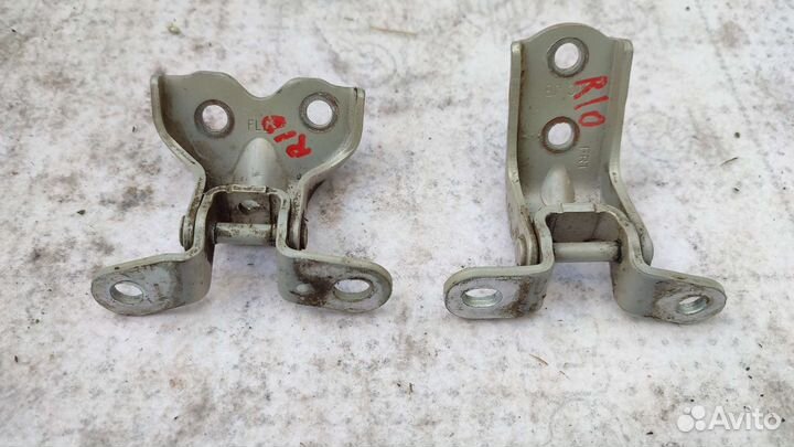 Петли двери передней левой Kia Rio 3