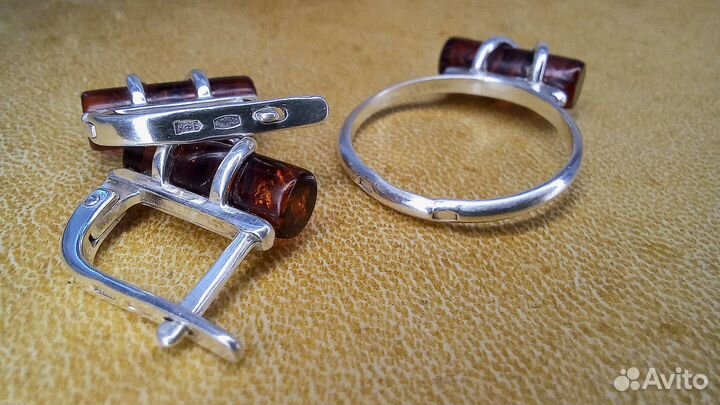 Комплект серебрянных украшений с янтарем (СССР)