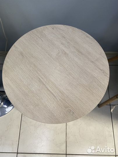 Журнальный столик