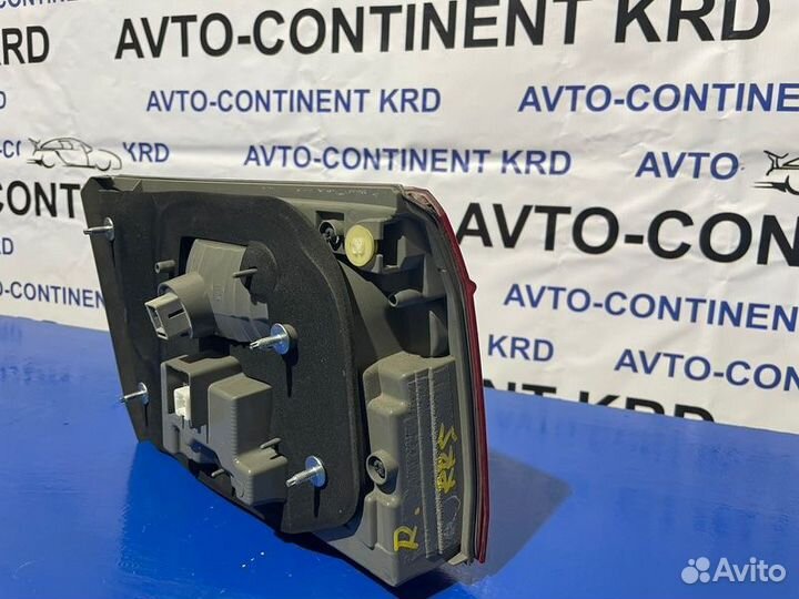 Стоп вставка задний правый Honda Elysion RR5 J35A