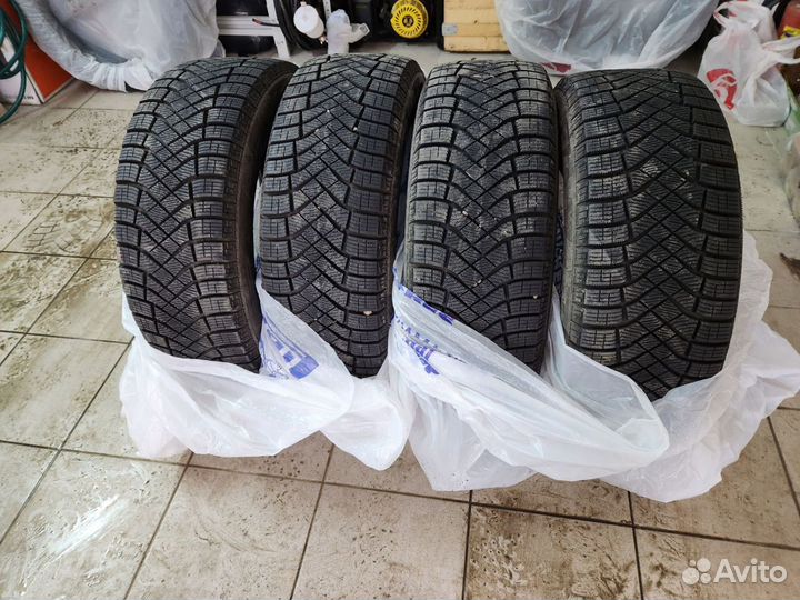 Pirelli Ice Zero FR 225/55 R17 101H